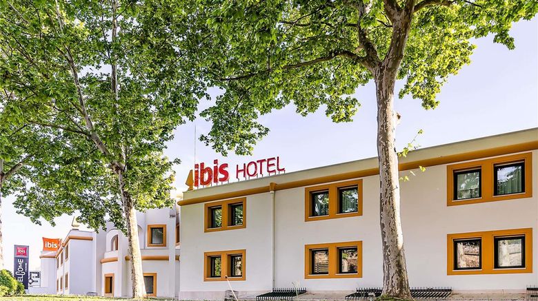 <b>Hotel Ibis Evora Exterior</b>. Images powered by <a href="https://iceportal.shijigroup.com/" title="IcePortal" target="_blank">IcePortal</a>.