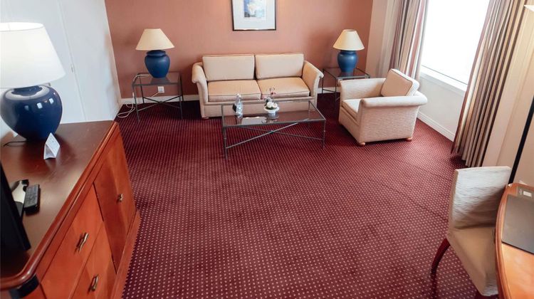 Pullman Bucharest World Trade Center Suite