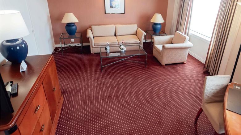 <b>Pullman Bucharest World Trade Center Suite</b>. Images powered by <a href="https://iceportal.shijigroup.com/" title="IcePortal" target="_blank">IcePortal</a>.