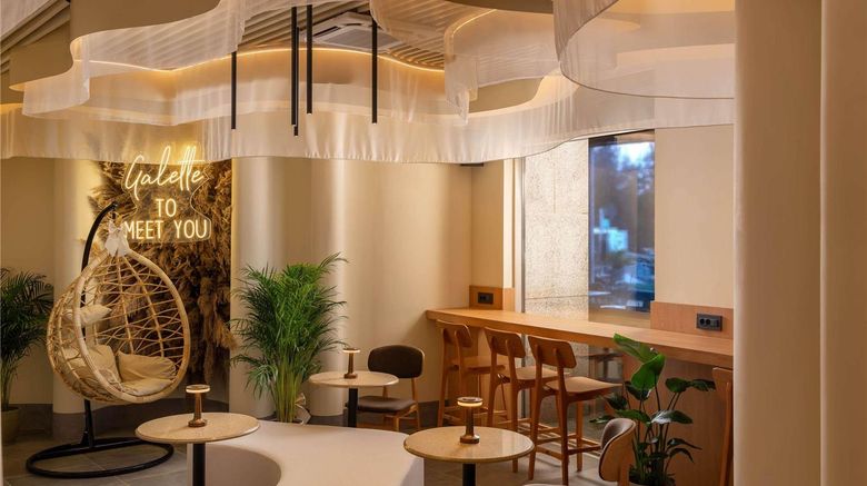 <b>Pullman Bucharest World Trade Center Restaurant</b>. Images powered by <a href="https://iceportal.shijigroup.com/" title="IcePortal" target="_blank">IcePortal</a>.