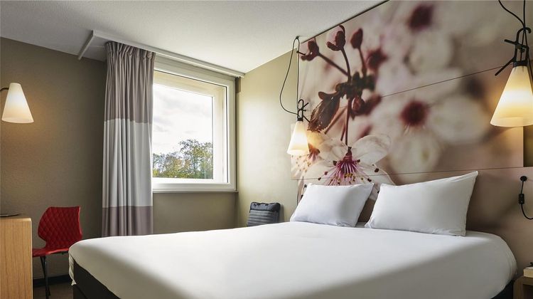 Ibis Marne la Vallee Room