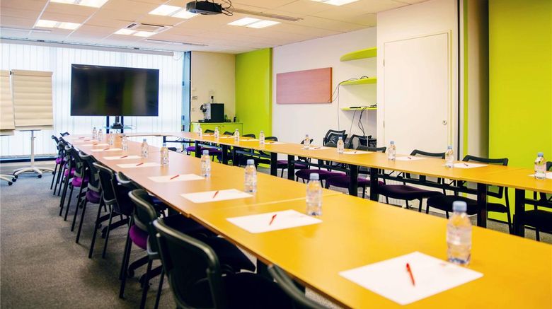 <b>Ibis Paris Bercy Village Meeting</b>. Images powered by <a href="https://iceportal.shijigroup.com/" title="IcePortal" target="_blank">IcePortal</a>.