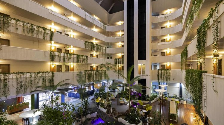 Novotel Darwin CBD Exterior