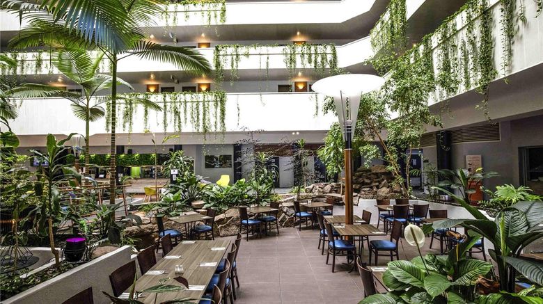 <b>Novotel Darwin CBD Restaurant</b>. Images powered by <a href="https://iceportal.shijigroup.com/" title="IcePortal" target="_blank">IcePortal</a>.