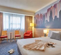 Mercure Hotel Perth Room