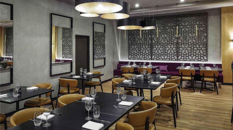 <b>Mercure Hotel Perth Restaurant</b>. Images powered by <a href="https://iceportal.shijigroup.com/" title="IcePortal" target="_blank">IcePortal</a>.