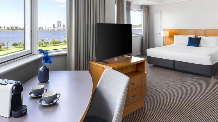 Novotel Perth Langley Suite