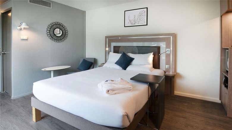 <b>Novotel Senart Golf de Greenparc Hotel Room</b>. Images powered by <a href="https://iceportal.shijigroup.com/" title="IcePortal" target="_blank">IcePortal</a>.
