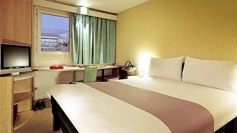 <b>Hotel Ibis Braga Room</b>. Images powered by <a href="https://iceportal.shijigroup.com/" title="IcePortal" target="_blank">IcePortal</a>.