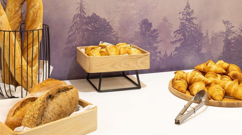 <b>Mercure Strasbourg Centre Petite France Restaurant</b>. Images powered by <a href="https://iceportal.shijigroup.com/" title="IcePortal" target="_blank">IcePortal</a>.