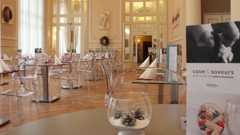 <b>Mercure St Nectaire Restaurant</b>. Images powered by <a href="https://iceportal.shijigroup.com/" title="IcePortal" target="_blank">IcePortal</a>.