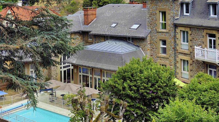 Mercure St Nectaire Exterior
