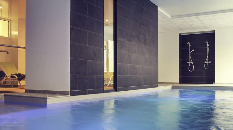 Mercure St Nectaire Pool