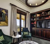Mount Lofty House Room