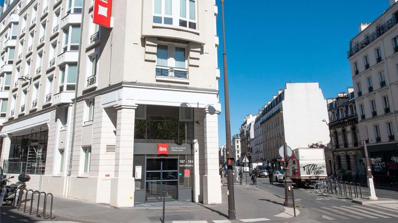 <b>Ibis Paris Gare de Nord Exterior</b>. Images powered by <a href="https://iceportal.shijigroup.com/" title="IcePortal" target="_blank">IcePortal</a>.