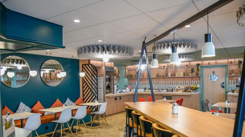 <b>Ibis Paris Gare de Nord Restaurant</b>. Images powered by <a href="https://iceportal.shijigroup.com/" title="IcePortal" target="_blank">IcePortal</a>.