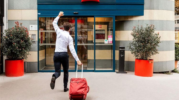 Ibis Paris Gare Montparnasse Exterior