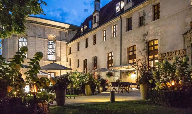 Hotel de Bourbon Mercure Bourgas Exterior
