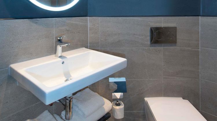 Ibis Styles Gatwick Airport Room