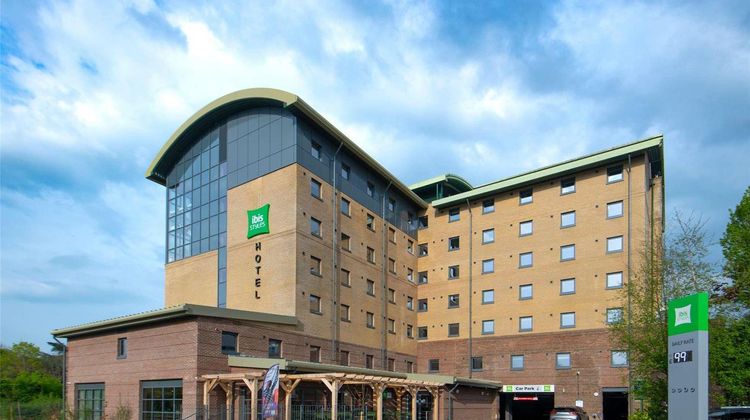 Ibis Styles Gatwick Airport Exterior