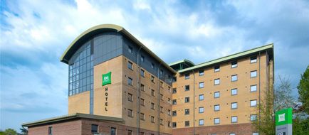 Ibis Styles Gatwick Airport Exterior