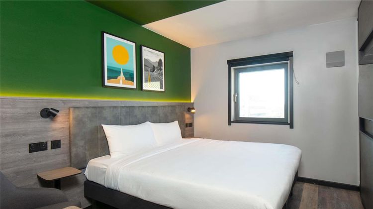 Ibis Styles Gatwick Airport Room