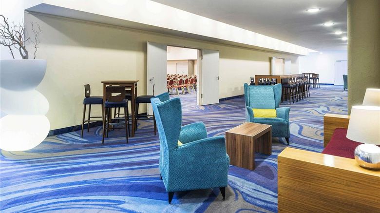 <b>Mercure Hotel Berlin Tempelhof Airport Meeting</b>. Images powered by <a href="https://iceportal.shijigroup.com/" title="IcePortal" target="_blank">IcePortal</a>.
