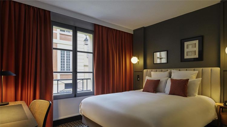 Hotel Mercure Versailles Chateau 2 M Room