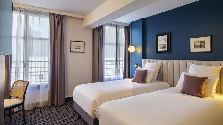 Hotel Mercure Versailles Chateau 2 M Room