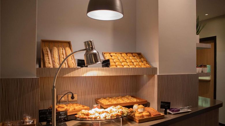 <b>Mercure Paris Opera Garnier Restaurant</b>. Images powered by <a href="https://iceportal.shijigroup.com/" title="IcePortal" target="_blank">IcePortal</a>.