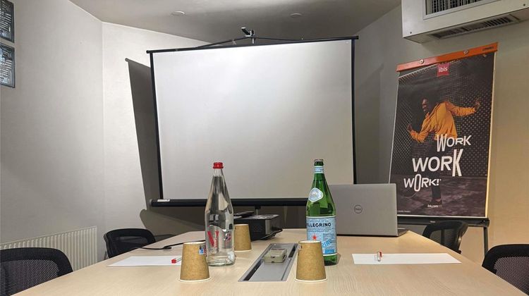 Ibis Paris Brancion Expo Meeting