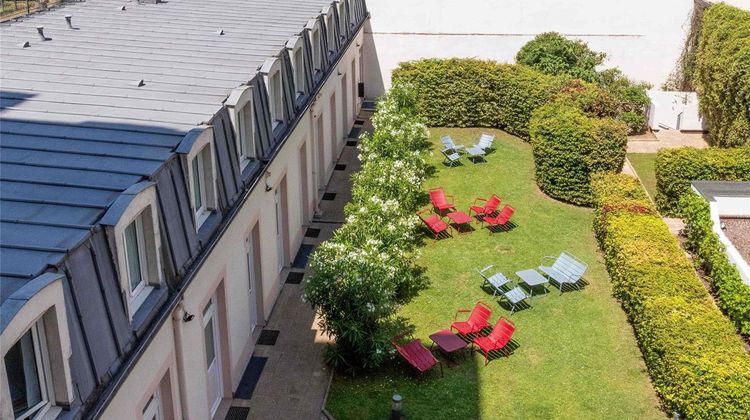 Ibis Hotel Gare de Lyon Exterior