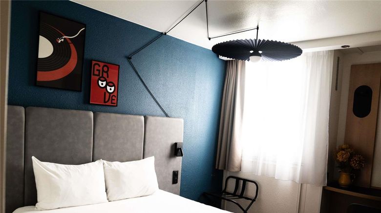 <b>Ibis Paris St Denis Ouest Room</b>. Images powered by <a href="https://iceportal.shijigroup.com/" title="IcePortal" target="_blank">IcePortal</a>.