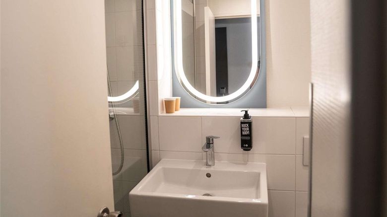 <b>Ibis Paris St Denis Ouest Room</b>. Images powered by <a href="https://iceportal.shijigroup.com/" title="IcePortal" target="_blank">IcePortal</a>.