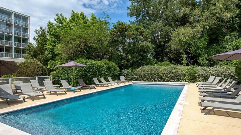 <b>Mercure Cavaillon Pool</b>. Images powered by <a href="https://iceportal.shijigroup.com/" title="IcePortal" target="_blank">IcePortal</a>.