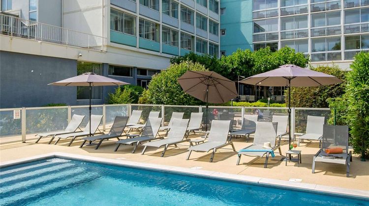 Mercure Cavaillon Pool