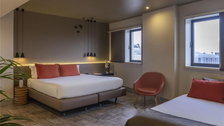 <b>Mercure Porto Centro Suite</b>. Images powered by <a href="https://iceportal.shijigroup.com/" title="IcePortal" target="_blank">IcePortal</a>.