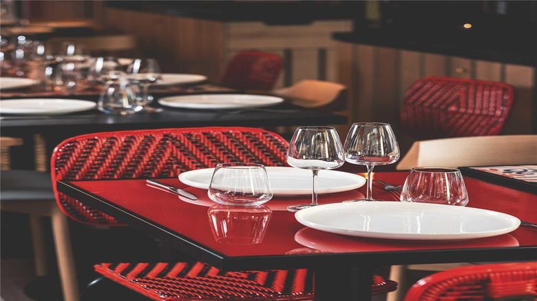 <b>Novotel Paris Vaugirard Montparnasse Restaurant</b>. Images powered by <a href="https://iceportal.shijigroup.com/" title="IcePortal" target="_blank">IcePortal</a>.