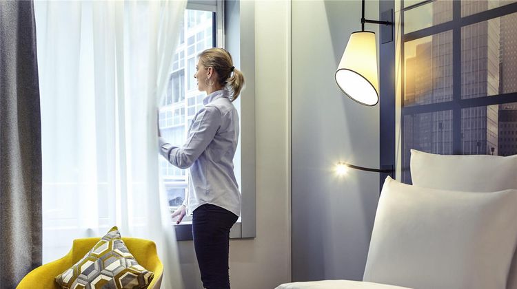 Mercure Paris La Defense Grande Arche Room