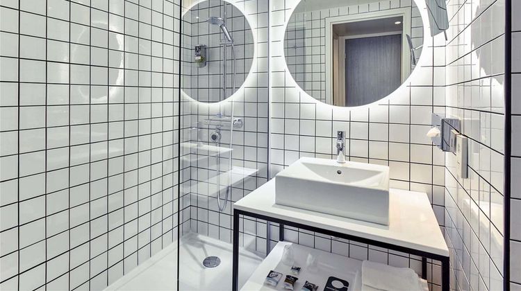 Mercure Paris La Defense Grande Arche Room