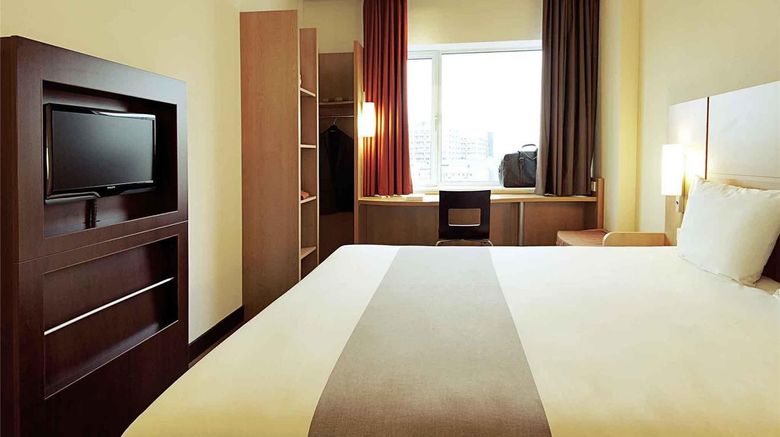 <b>Hotel iBis Adliswil Room</b>. Images powered by <a href="https://iceportal.shijigroup.com/" title="IcePortal" target="_blank">IcePortal</a>.