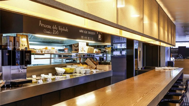 <b>Hotel iBis Adliswil Restaurant</b>. Images powered by <a href="https://iceportal.shijigroup.com/" title="IcePortal" target="_blank">IcePortal</a>.