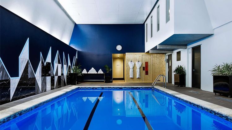 Moevenpick Hotel Wellington Pool