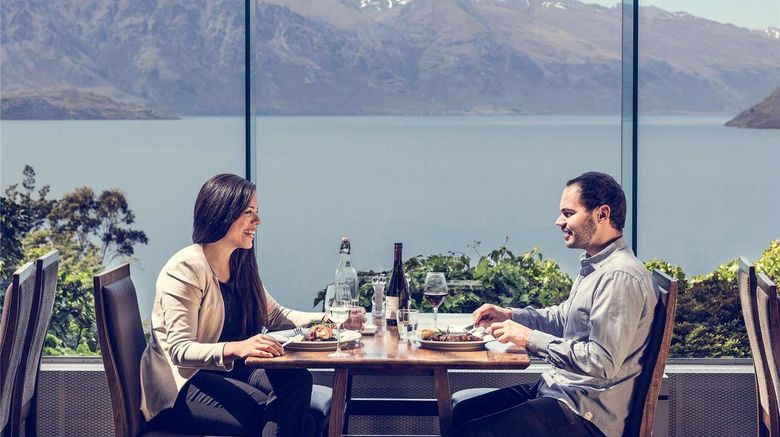 <b>Mercure Resort Queenstown Restaurant</b>. Images powered by <a href="https://iceportal.shijigroup.com/" title="IcePortal" target="_blank">IcePortal</a>.