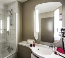 Ibis Paris Gare de l'Est Room