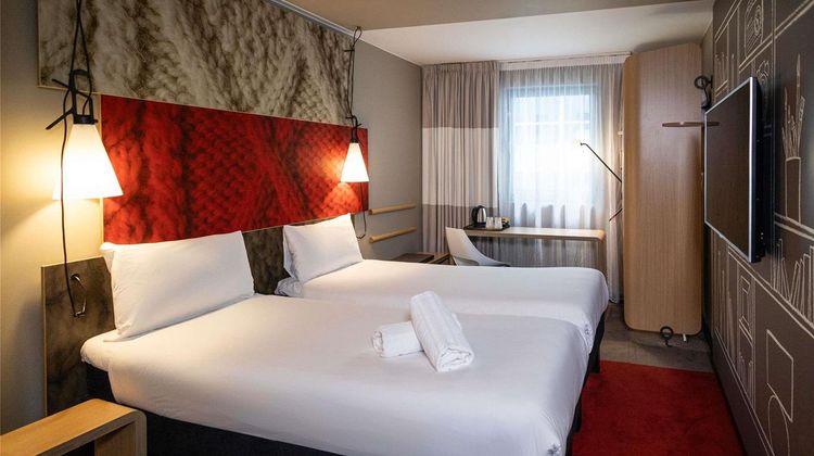 Ibis Edinburgh Centre hotel Room