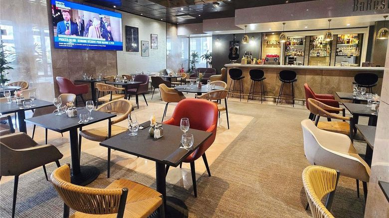 <b>Ibis Paris Porte de Bercy Restaurant</b>. Images powered by <a href="https://iceportal.shijigroup.com/" title="IcePortal" target="_blank">IcePortal</a>.