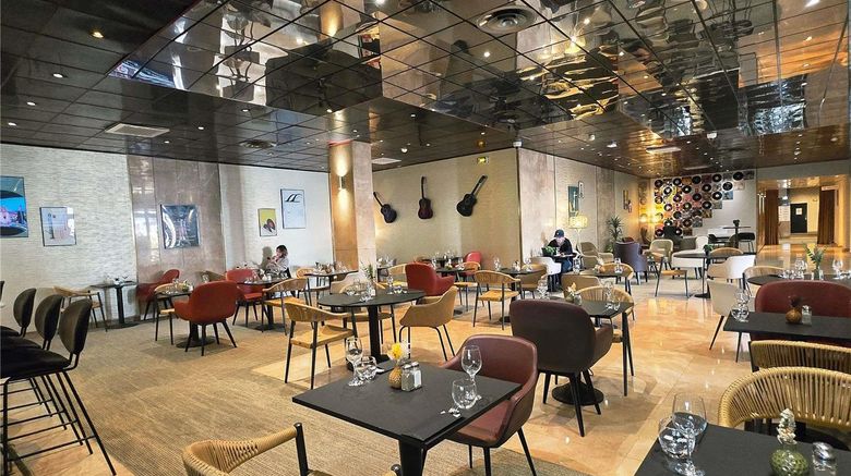 <b>Ibis Paris Porte de Bercy Restaurant</b>. Images powered by <a href="https://iceportal.shijigroup.com/" title="IcePortal" target="_blank">IcePortal</a>.