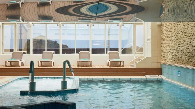 <b>Sofitel Miramar Thalassa Biarritz Pool</b>. Images powered by <a href="https://iceportal.shijigroup.com/" title="IcePortal" target="_blank">IcePortal</a>.