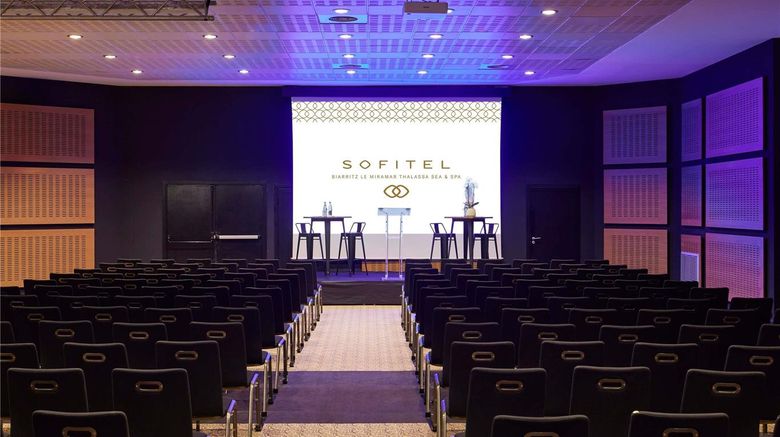 <b>Sofitel Miramar Thalassa Biarritz Meeting</b>. Images powered by <a href="https://iceportal.shijigroup.com/" title="IcePortal" target="_blank">IcePortal</a>.